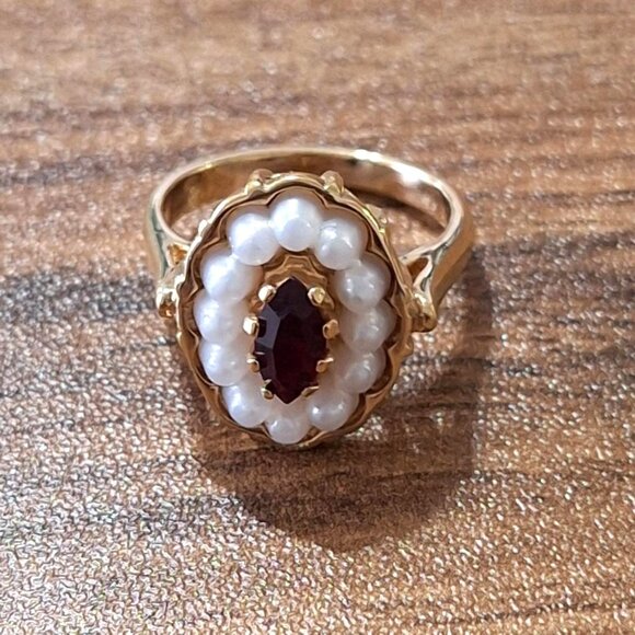 Avon Pearl Ruby Red Rhinestone Oval Ring, Gold Tone - Picture 9 of 13